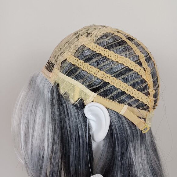 Grey Layered Medium Wig - Picture 10 of 12